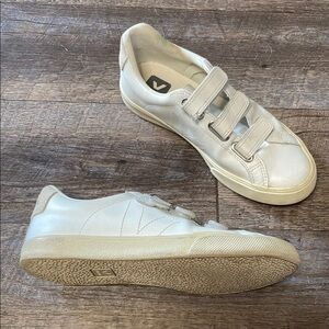 Veja low top sneakers